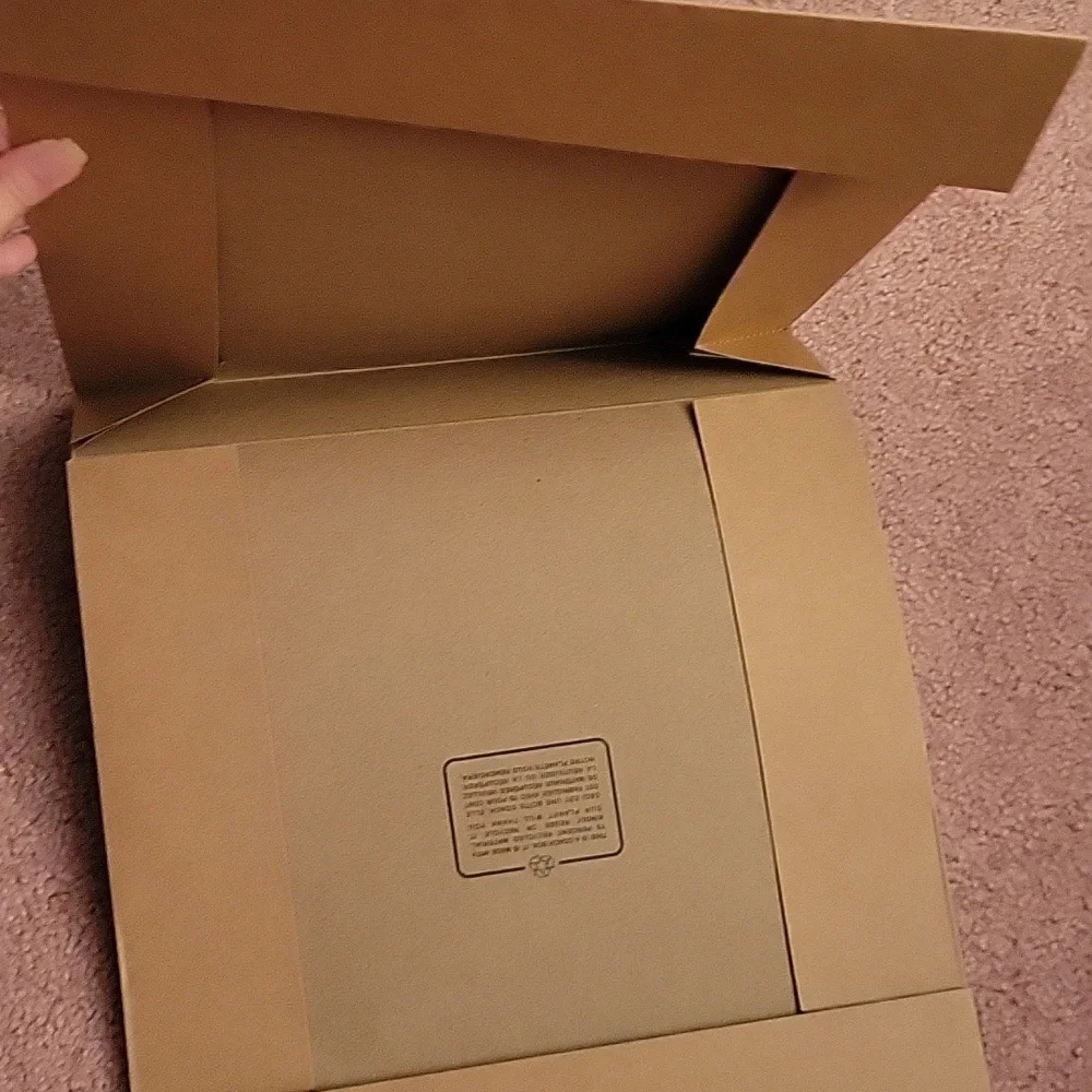 Coach Box - Picture 7 of 7